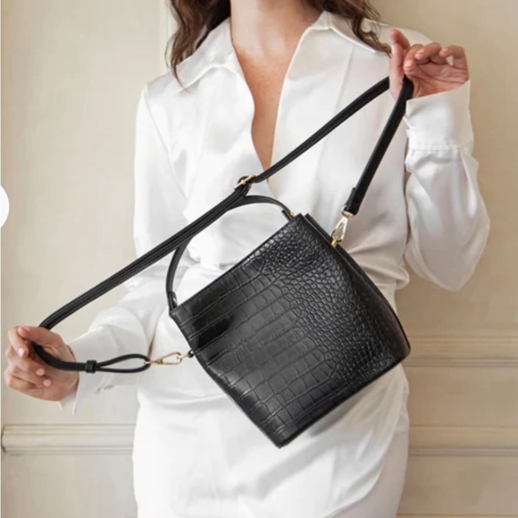 NWT AOTA Elena‎ Bucket Bag - Black Faux Crocodile - Picture 4 of 6